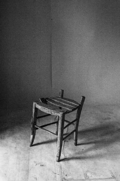 The wooden chair from Puria Safary’s series Safary’s Frame